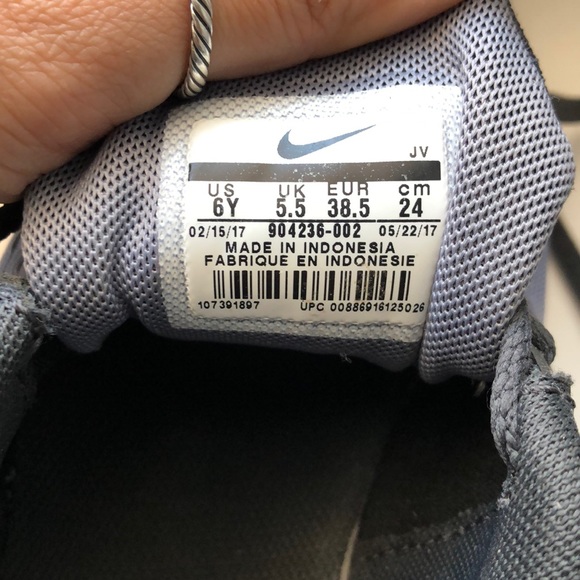 Nike women’s Flex running sneakers - Picture 6 of 6